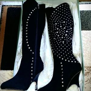 New in box Black studded high calf boots w/ heels w shiny rhinestone studs 6M